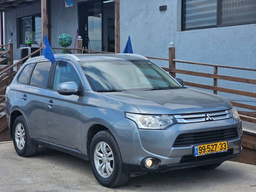 מיצובישי-אאוטלנדר-2015