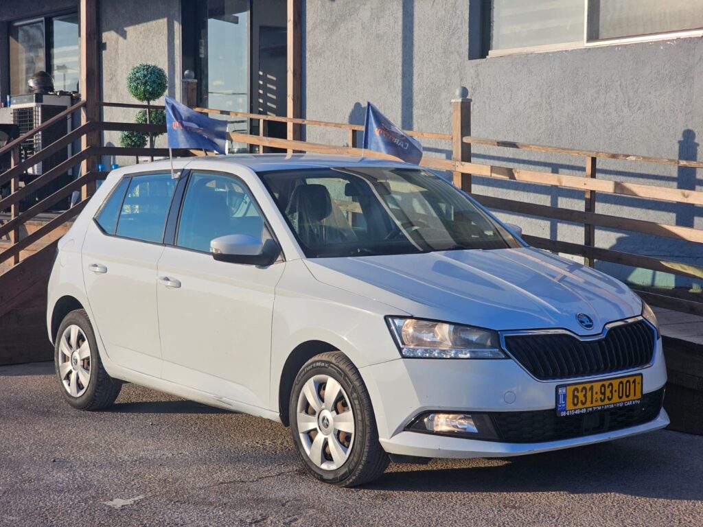 סקודה-פאביה-FL-קצר