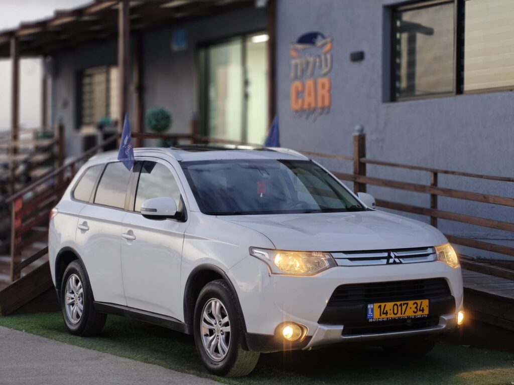 מיצובישי-אאוטלנדר-2015